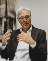 Interview: „Wir müssen Patientinnen und Patient stringent steuern“